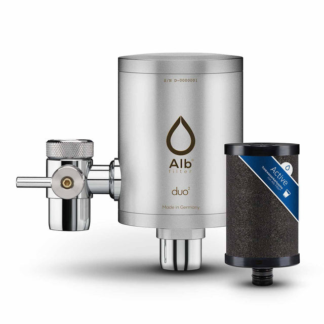 Alb Filter Wasserhahnfilter Duo aus mattiertem Edelstahl.