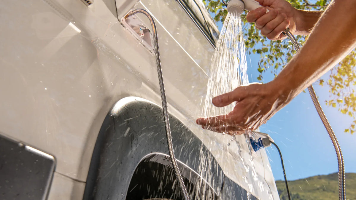 Wasser sparen im Wohnmobil: was jede Anwendung an Litern kostet