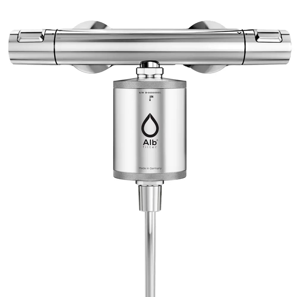 Alb Filter Element Duschfilter am Duschschlauch angeschlossen