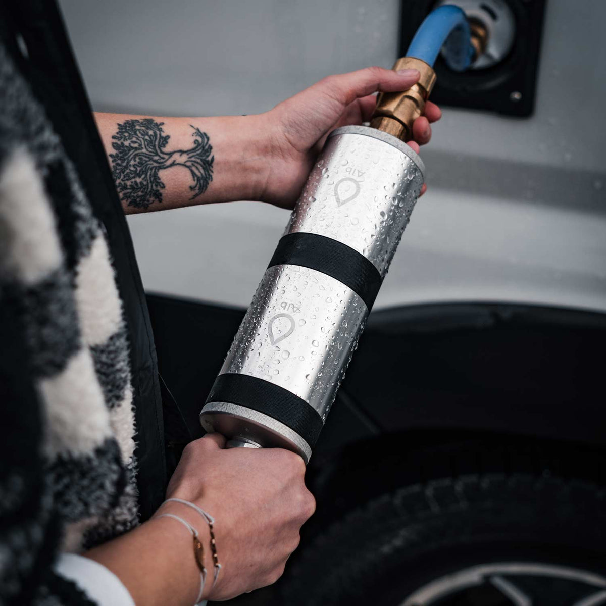 Alb Filter Station bei einer Wasserver- und -entsorgung: Ein 100-Liter-Frischwassertank reicht im Wohnmobil je nach Nutzung 1 bis 5 Tage.