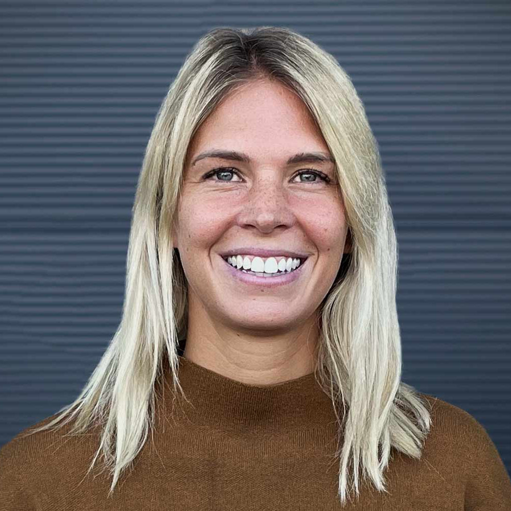 Lena vom Alb Filter Serviceteam, die telefonisch, per WhatsApp oder E-Mail bei Fragen zum Spar-Abo weiterhilft.