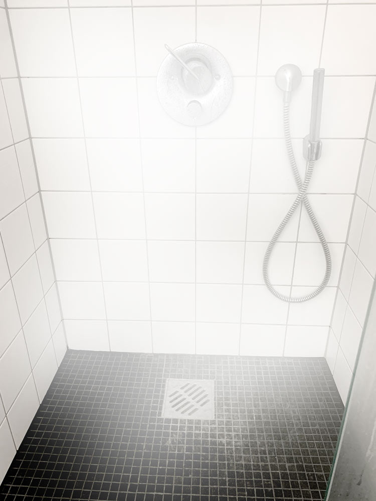 Durch Wasserdampf vernebelte Dusche
