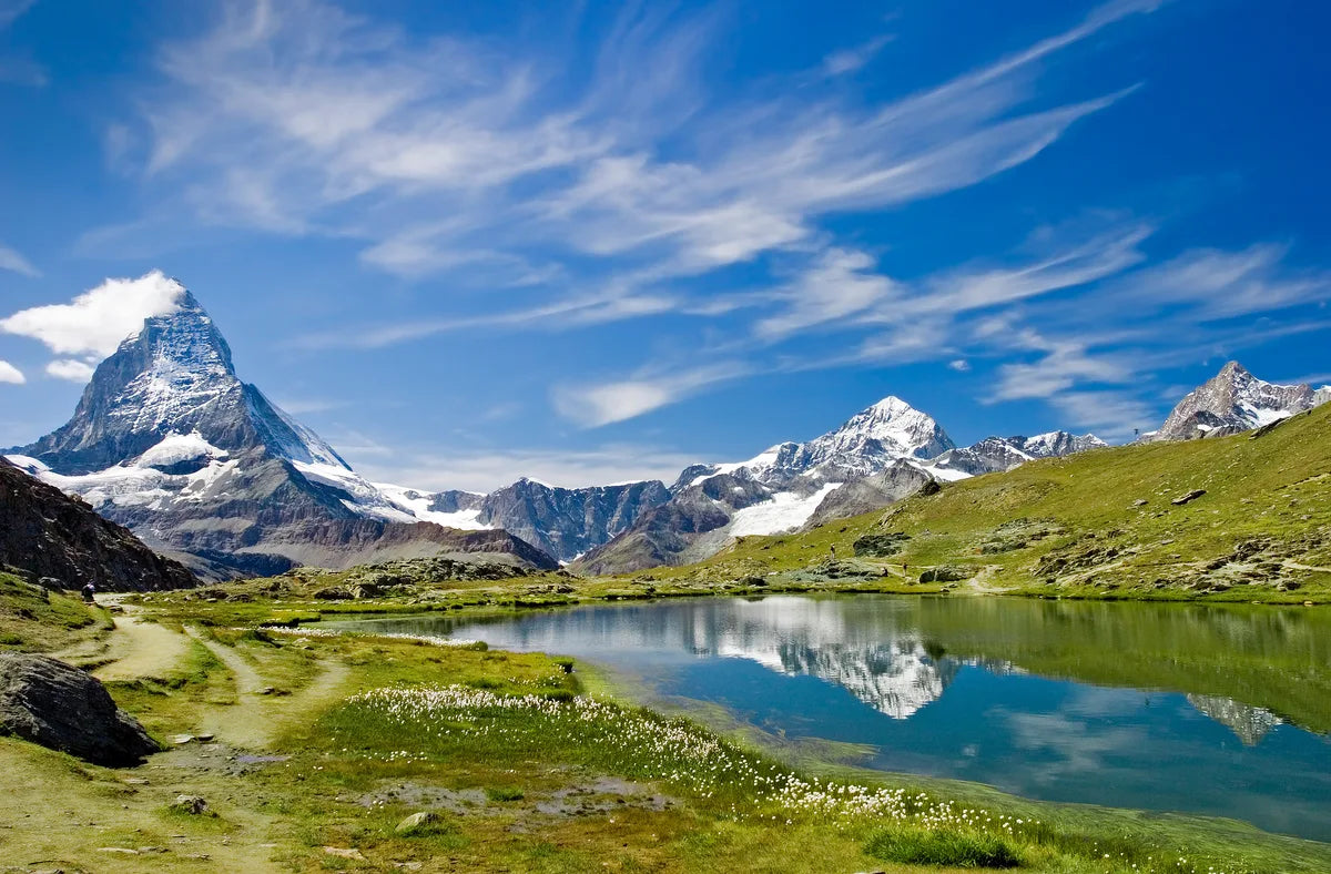Matterhorn mit Riffelsee, Schweiz